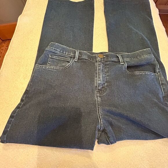 Brooke Shields dark blue size 12 jeans stretchy 5 pocket boot cut - Picture 4 of 9